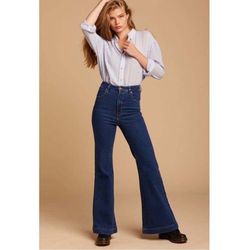 Rolla’s High Rise EastCoast Flare Jeans in Dream Blue